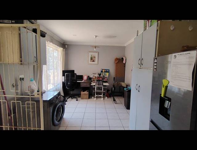 3 BEDROOM SIMPLEX FOR SALE IN ESCOMBE